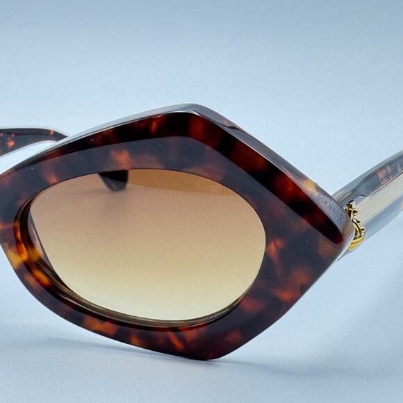 Vivienne Westwood Sunglasses VW5129 110 Havana Cat Eye Frame Brown Gradient Lens main image 5